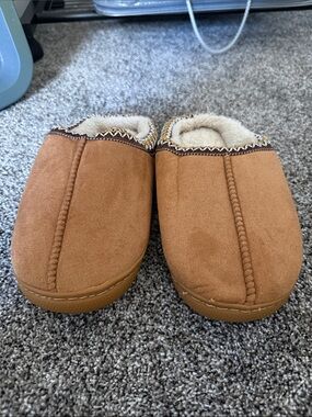Kids Cozy Faux-Suede Slip-On Slippers in Chestnut